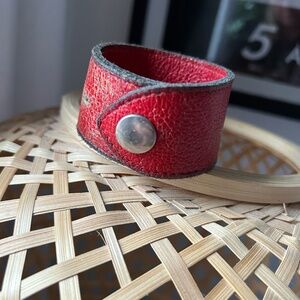 Genuine leather cuff -slim fit